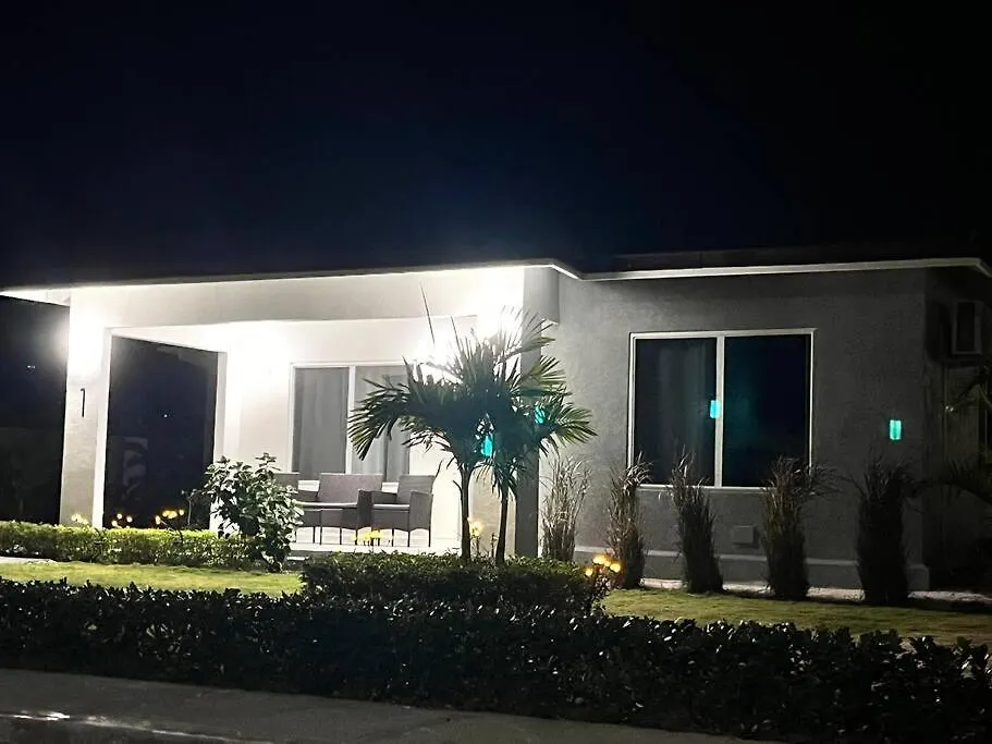 3 Bedroom House In Fairway Estate, Drax Hall Saint Ann's Bay 0*,